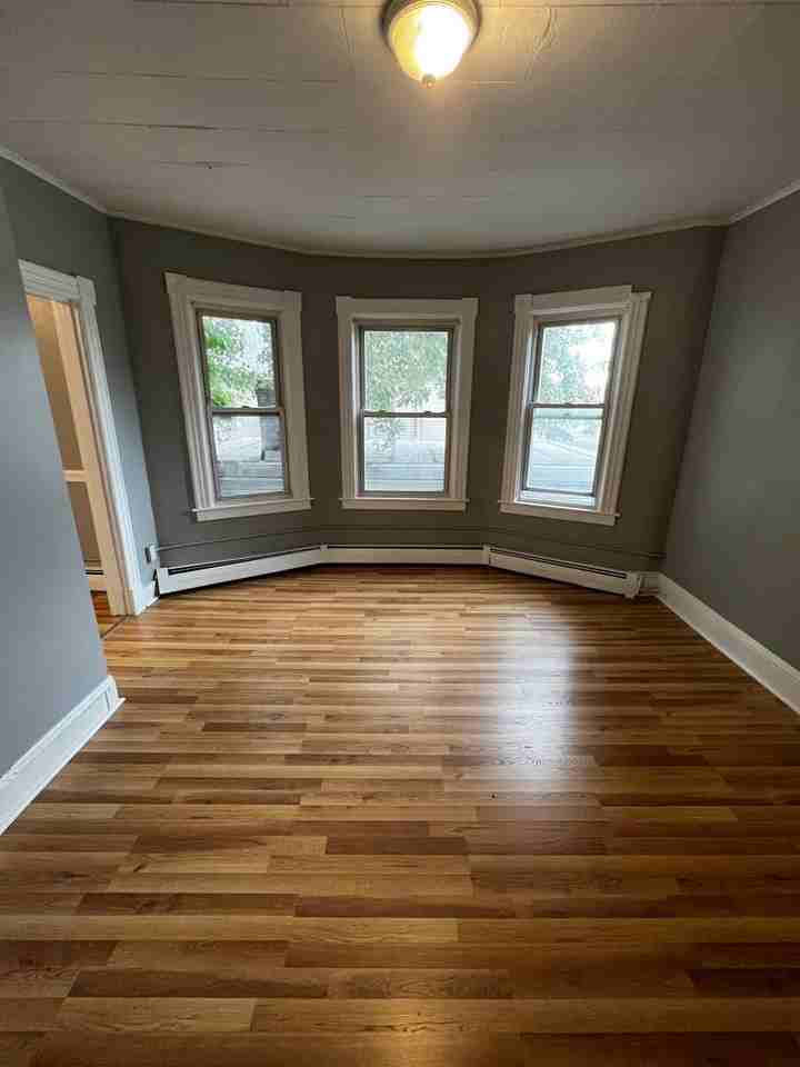 207-209 Broadway St - Photo 3 of 20