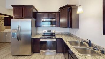 featured image of 652-660