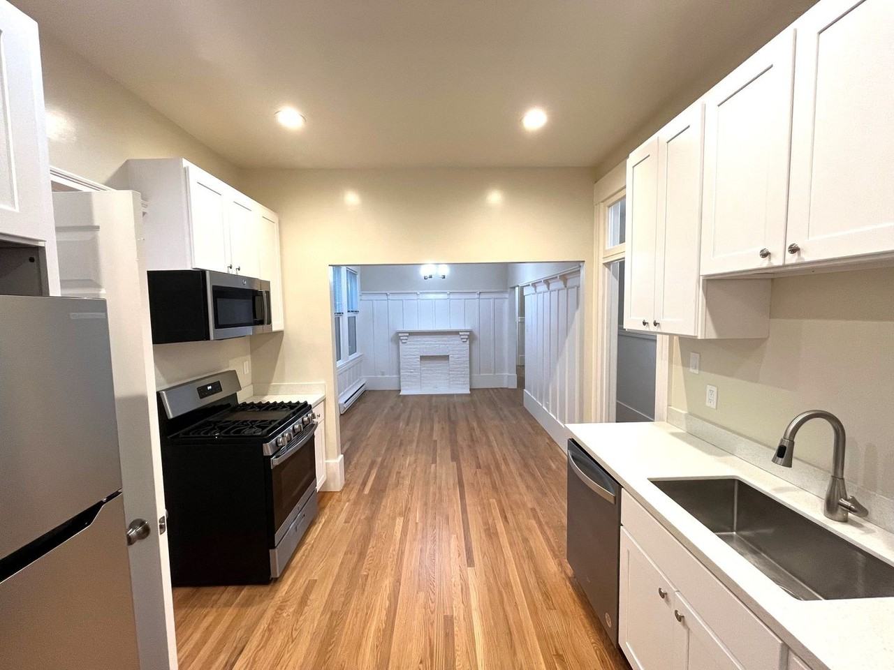 793 Valencia St - Photo 6 of 13