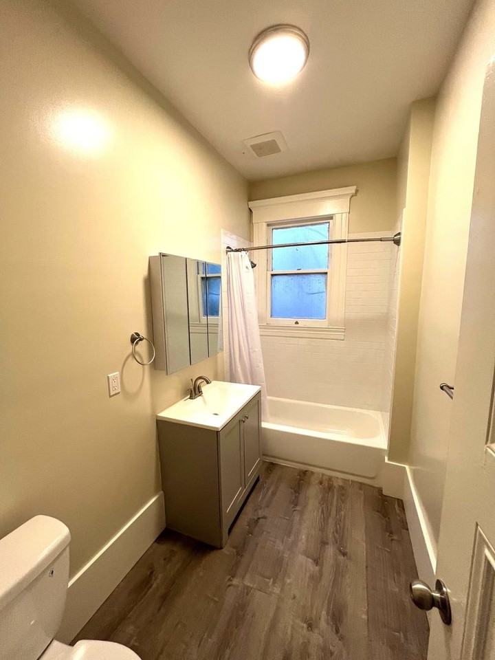 793 Valencia St - Photo 7 of 13