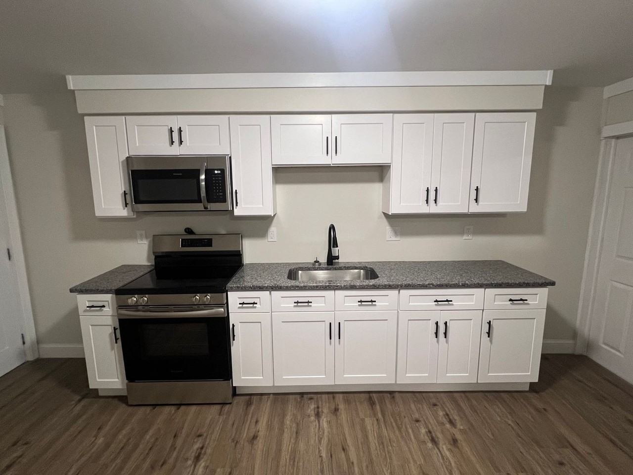 3 Bedroom DUPLEX - Photo 3 of 26