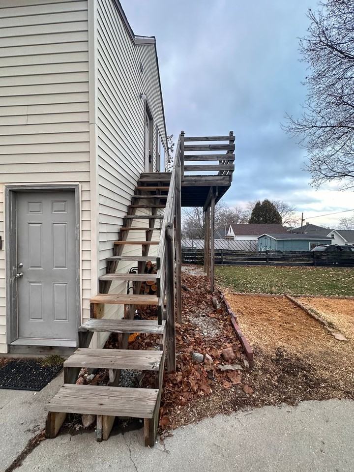 1233 S 18th St  - Duplex - Photo 2 of 18