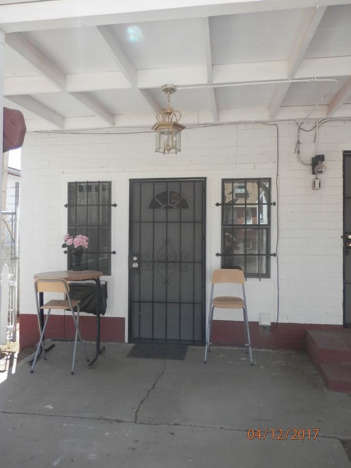 300 S. Iron St. - Photo 3 of 24