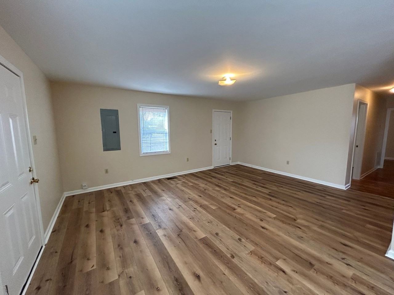 1163/1167 E. College St. - Photo 2 of 9