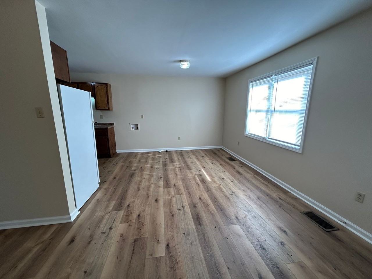 1163/1167 E. College St. - Photo 3 of 9