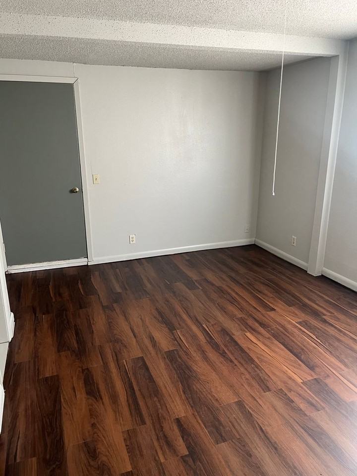 108 Cherry Hills - Photo 3 of 8