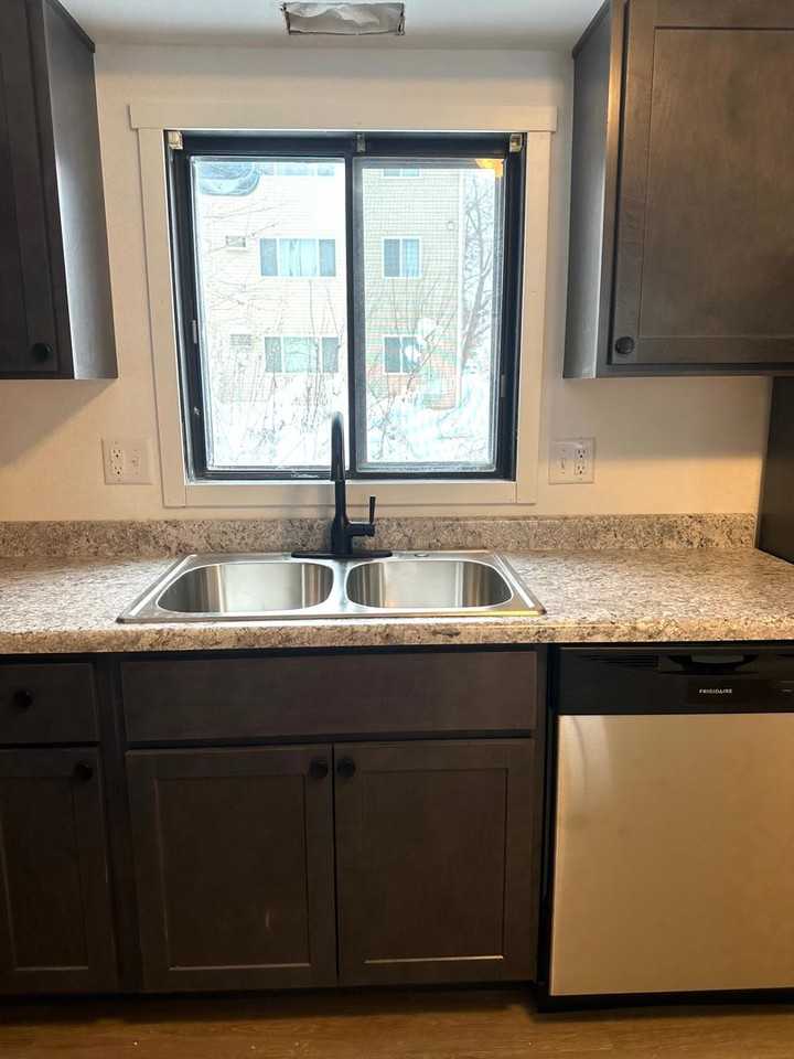 935 Boston Way - Photo 3 of 17