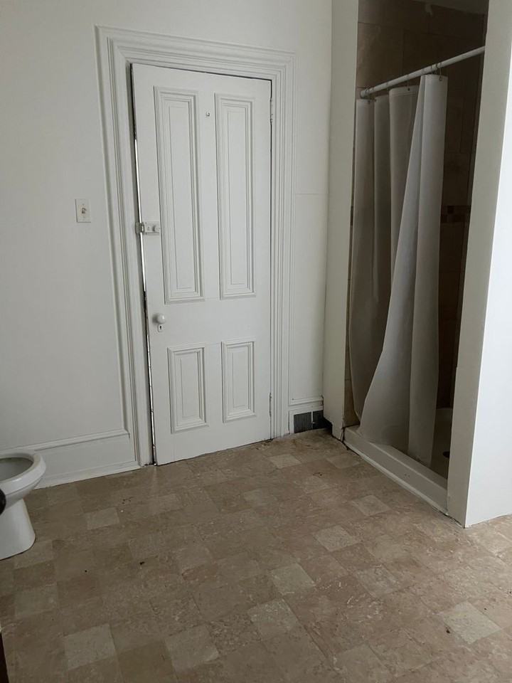 122 N 8th St - Photo 3 of 6