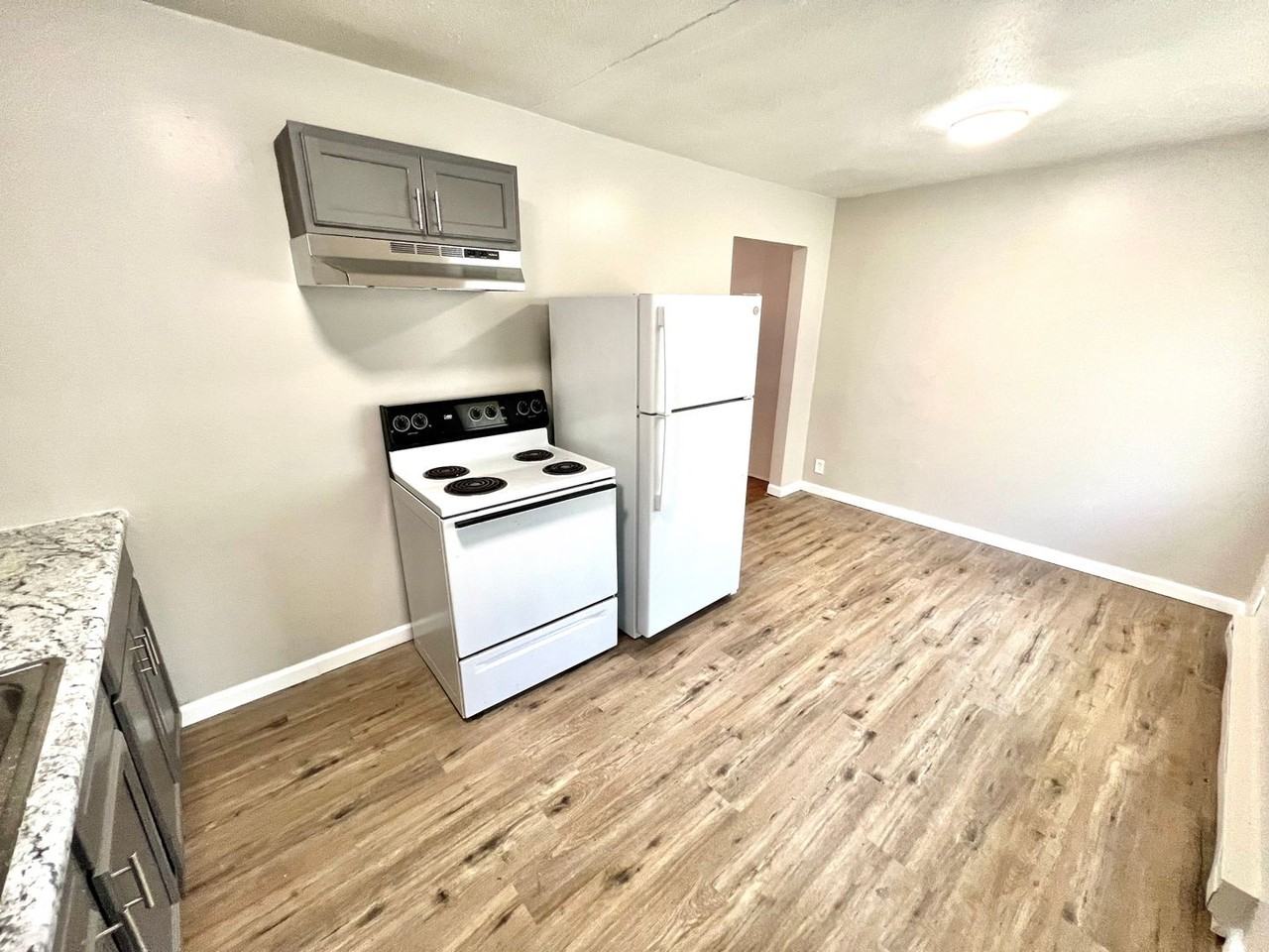 6118 Stover Ave - Photo 2 of 40