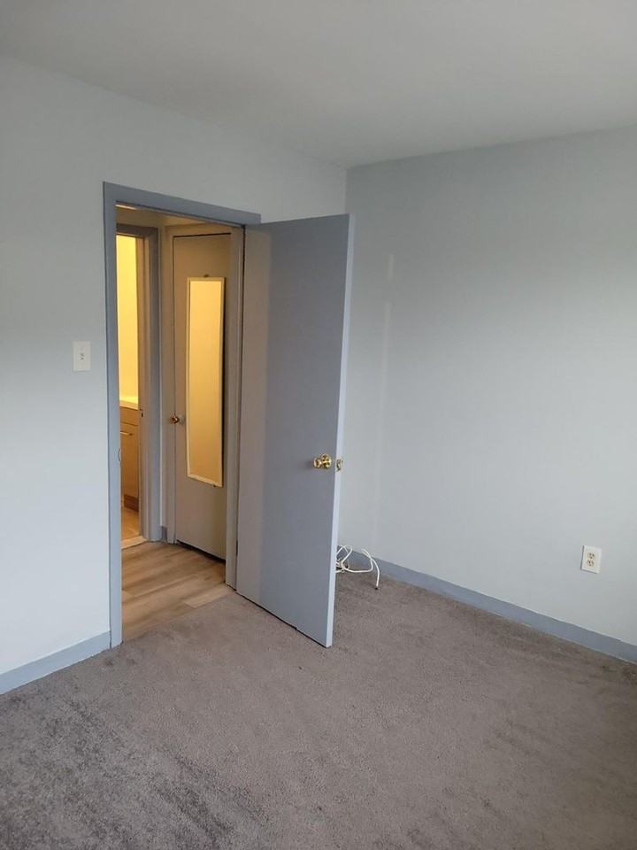 Offer Ends Soon! Up Your Living, Not Your Rent - Photo 4 of 12