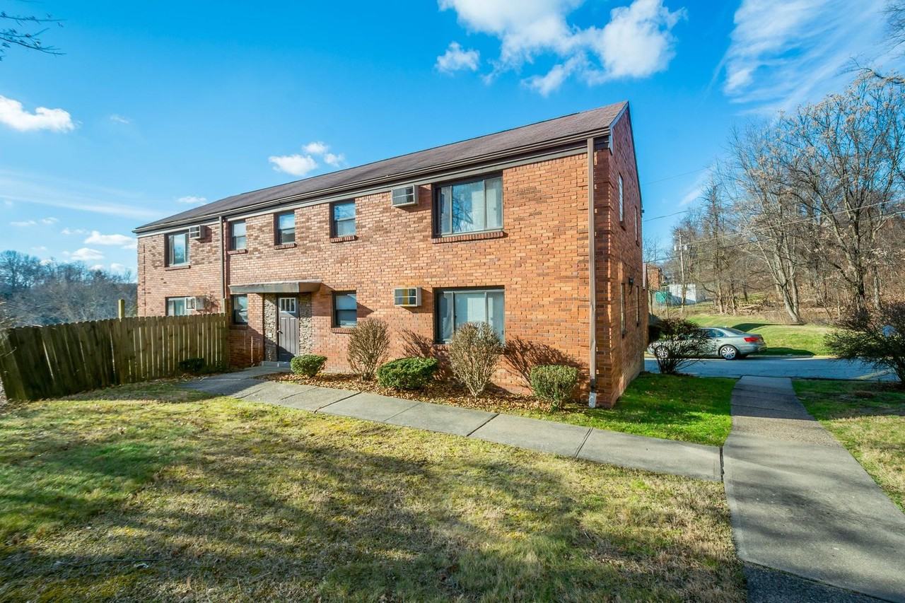 21-62 Melvin Court (Melvin Court Complex) - Photo 5 of 36