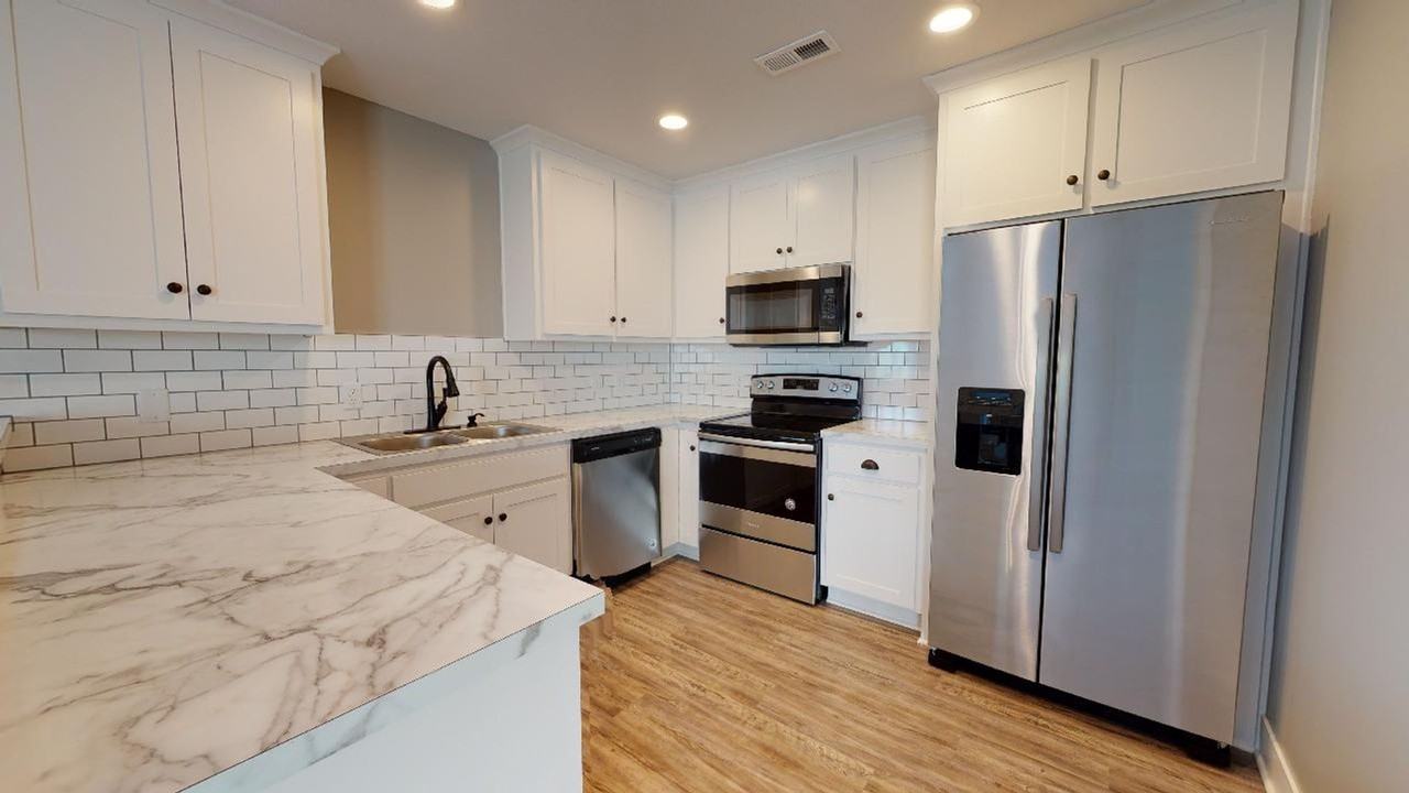 11835-11837 11835-11837 Ridgeway Dr - 11837 Ridgeway Dr - Photo 2 of 18