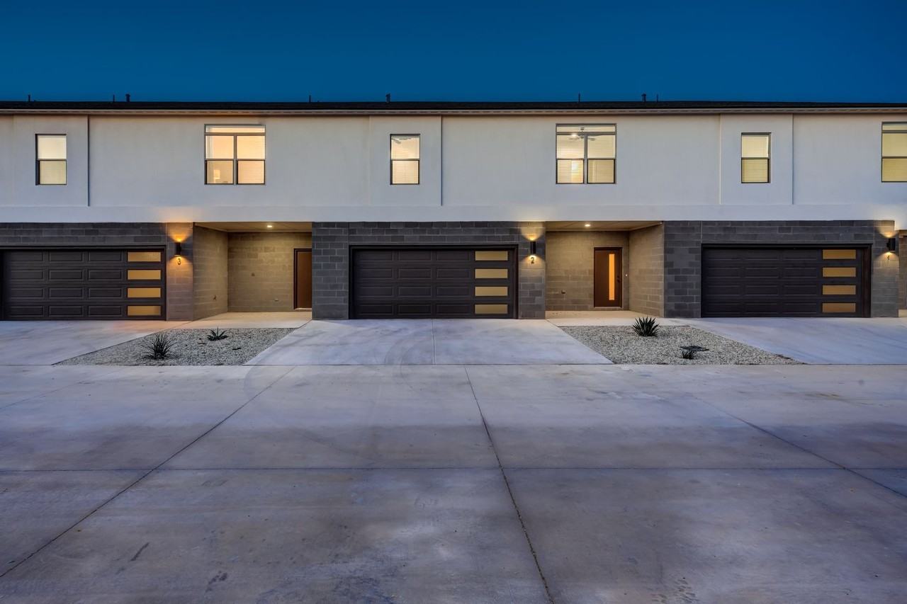 BG 310 Homestead Avenue - Photo 3 of 50