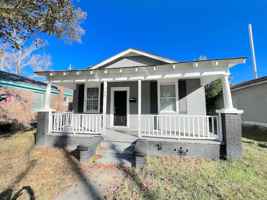 featured image of 704 E 32nd St