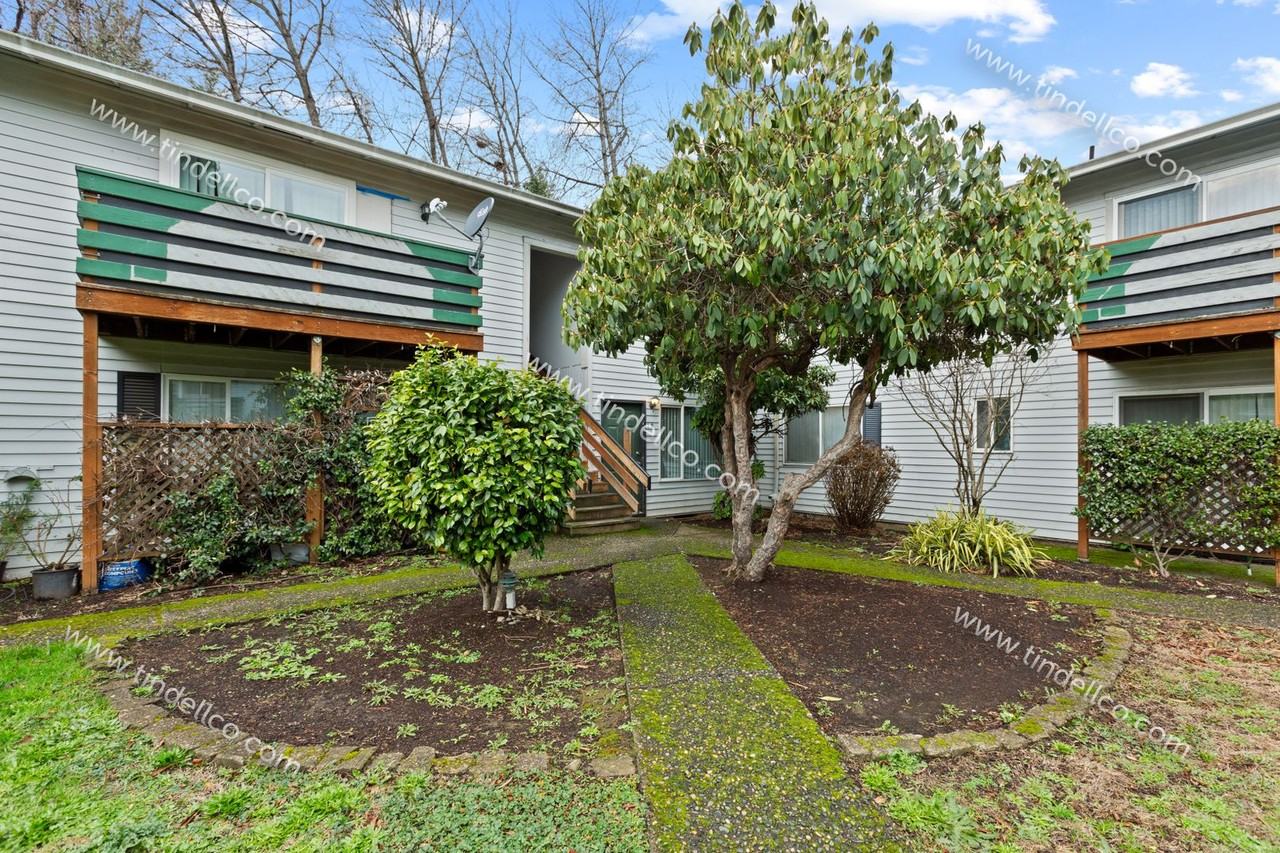 285RK - Wellington Square - Photo 4 of 39