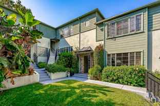 681 1/2 Levering Ave - Photo 1 of 1