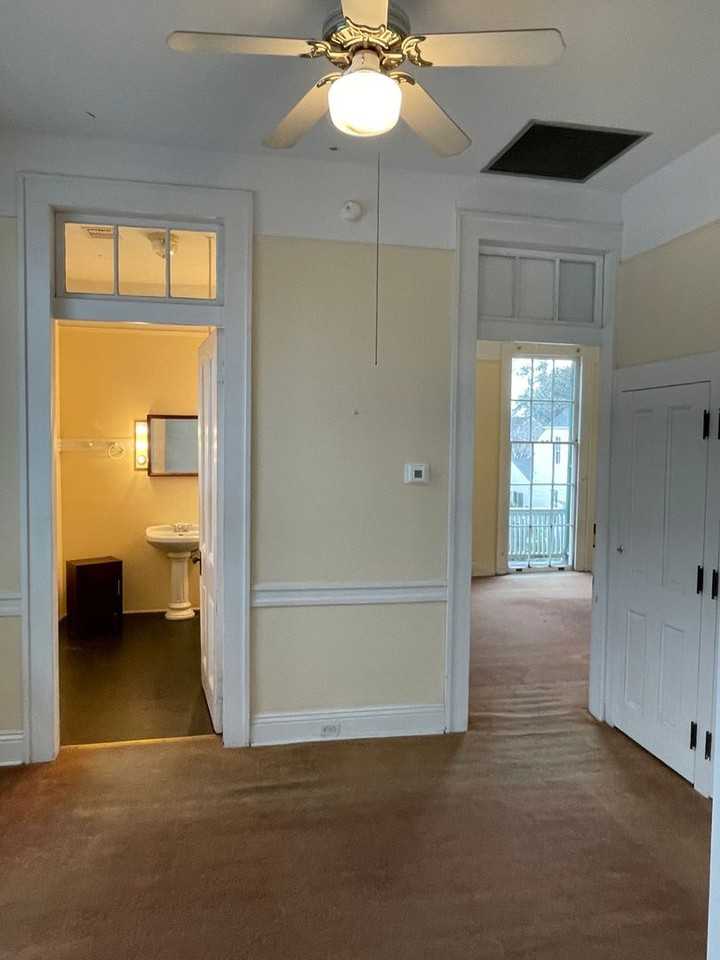 1440 Pleasant St #D - Photo 2 of 11