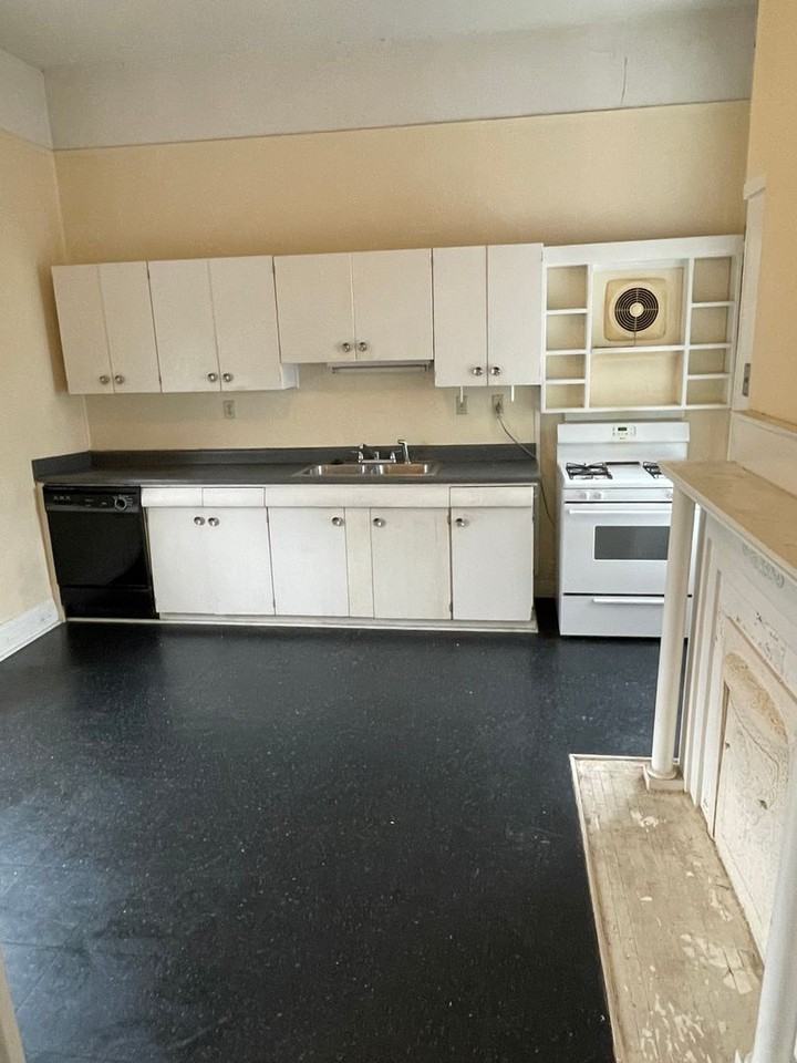 1440 Pleasant St #D - Photo 5 of 11