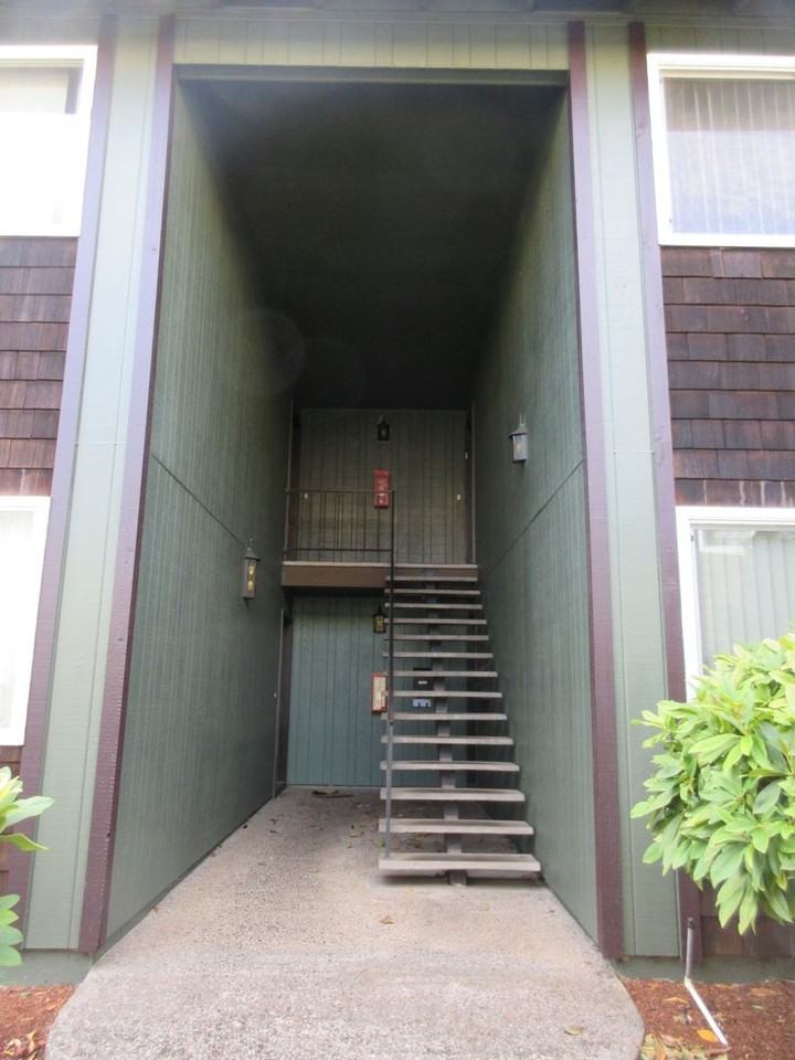 1559 Commercial St Se - Photo 3 of 21