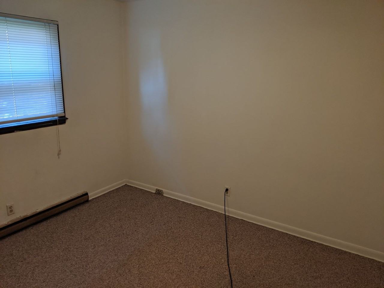 830 Greenbrier Road - Photo 5 of 9