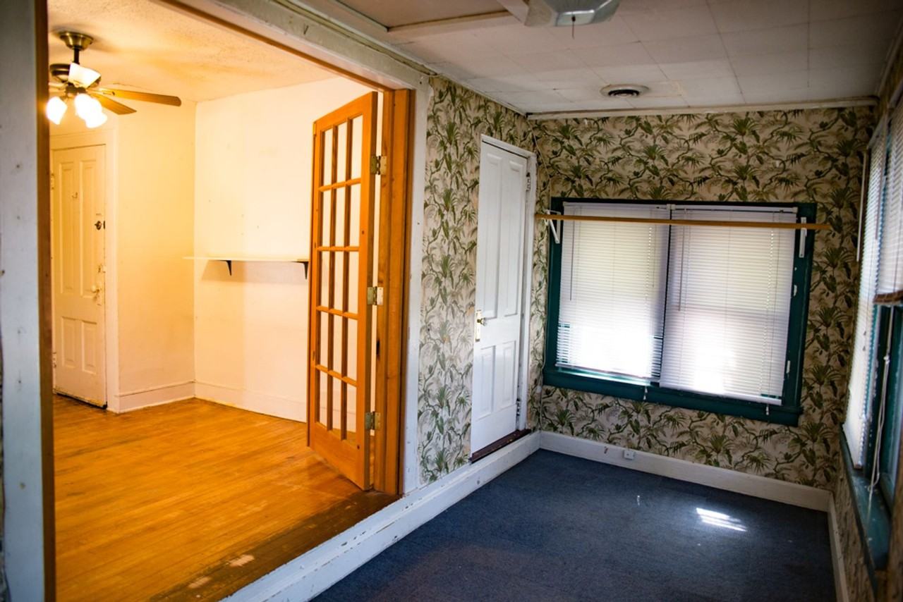 1082-11 - Photo 7 of 12