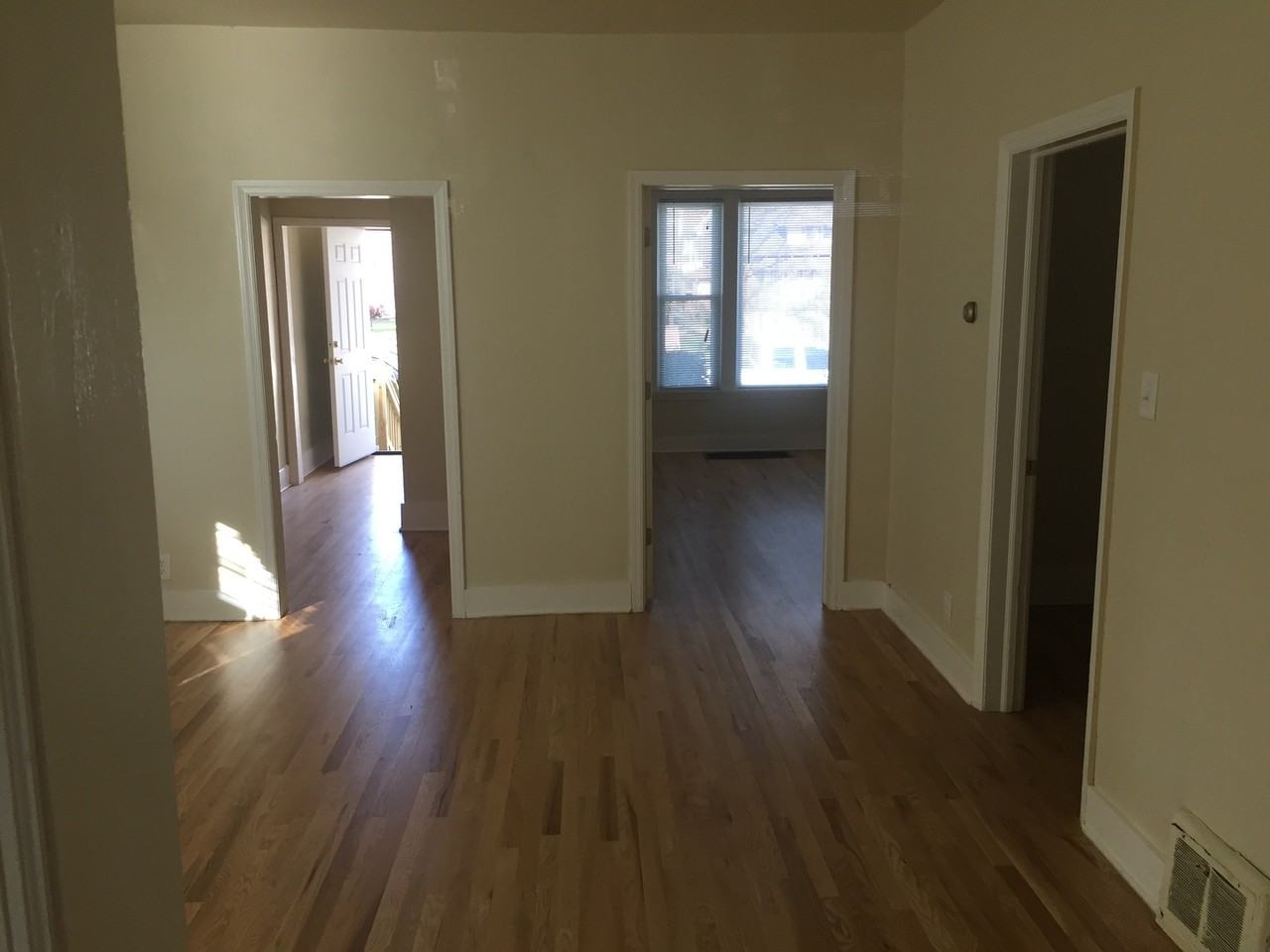 2564 N Humboldt Blvd - Photo 6 of 11