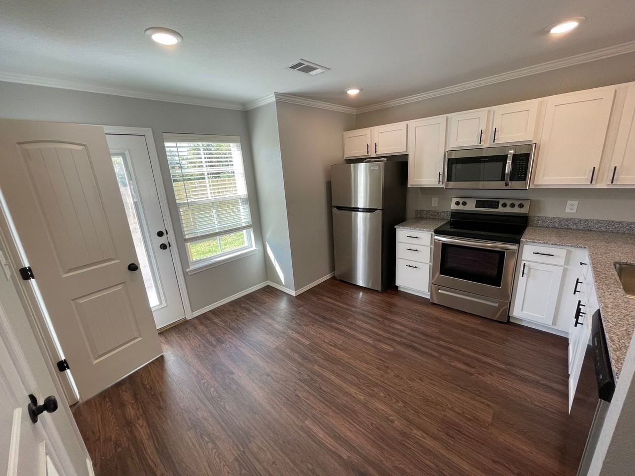 Royal Ridge Holdings, LLC - Photo 5 of 29