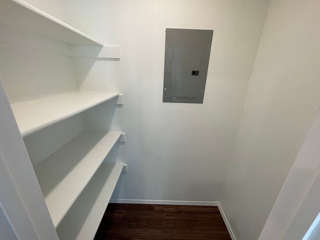 Royal Ridge Holdings, LLC - Photo 7 of 29