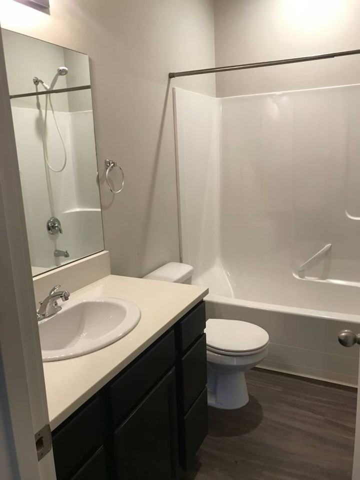 2043 Washington St - Photo 3 of 12
