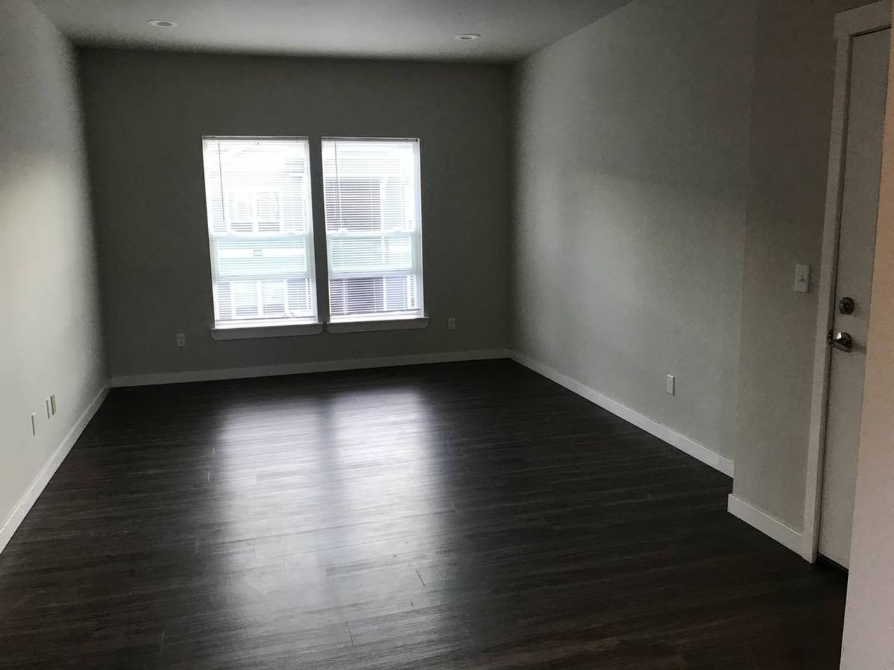 2043 Washington St - Photo 5 of 12
