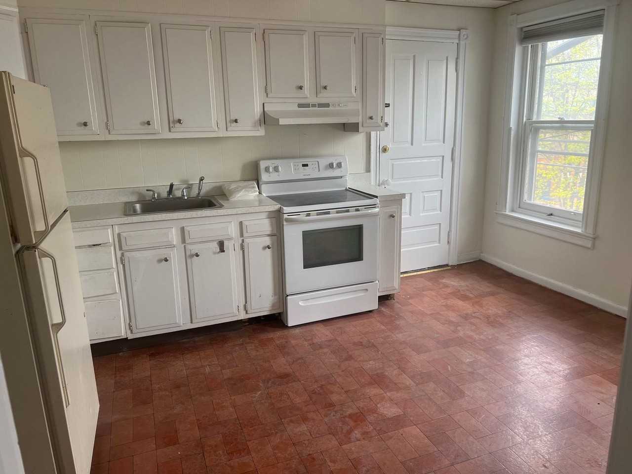 51 S Franklin St - Photo 2 of 15