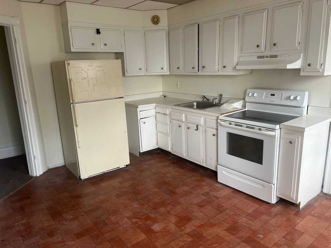 51 S Franklin St - Photo 3 of 15