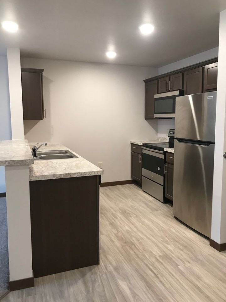 Falcon Apartments 2 - Photo 3 of 31