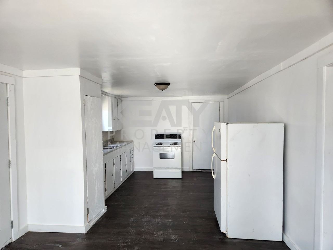 737 St Cyr - Photo 2 of 5