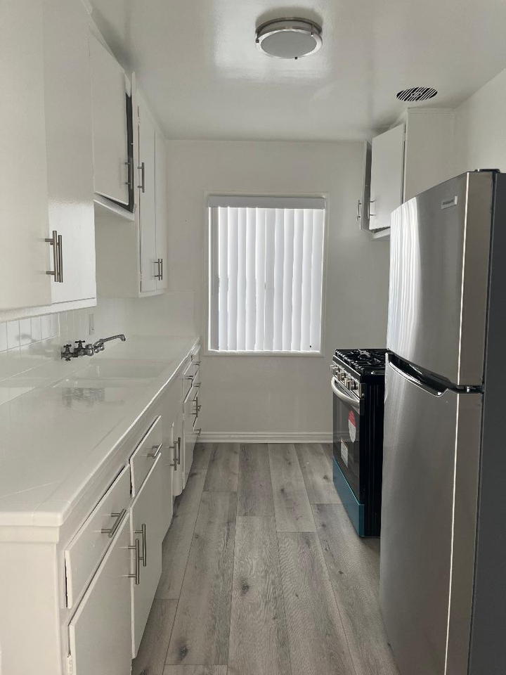 h1252 - Photo 2 of 5