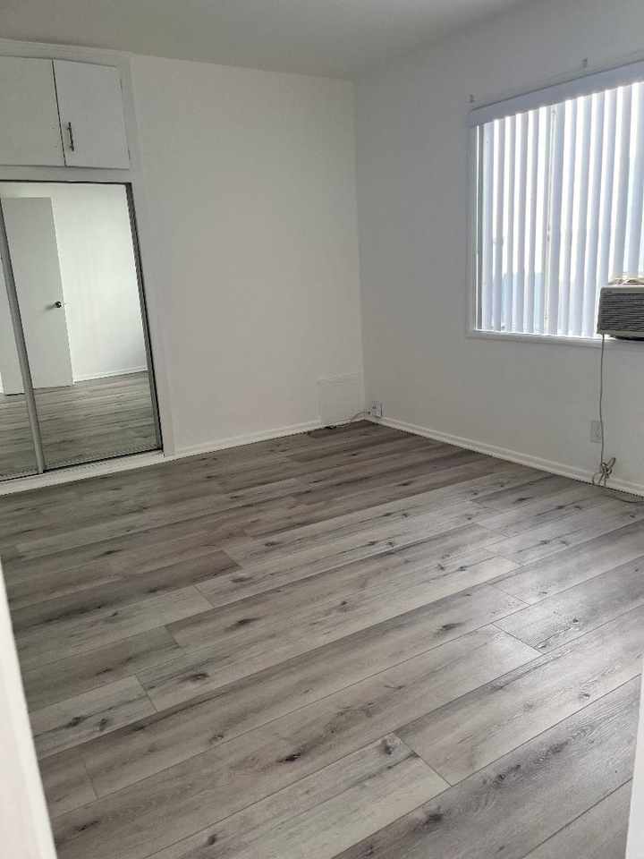 h1252 - Photo 3 of 5