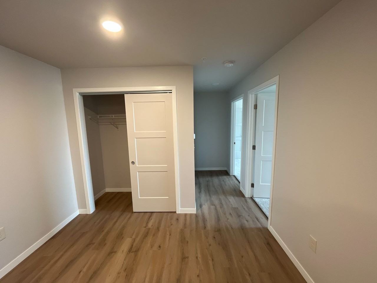 Falcon Apartments 4 - Photo 4 of 16