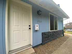 NKE1741 - Photo 1 of 1