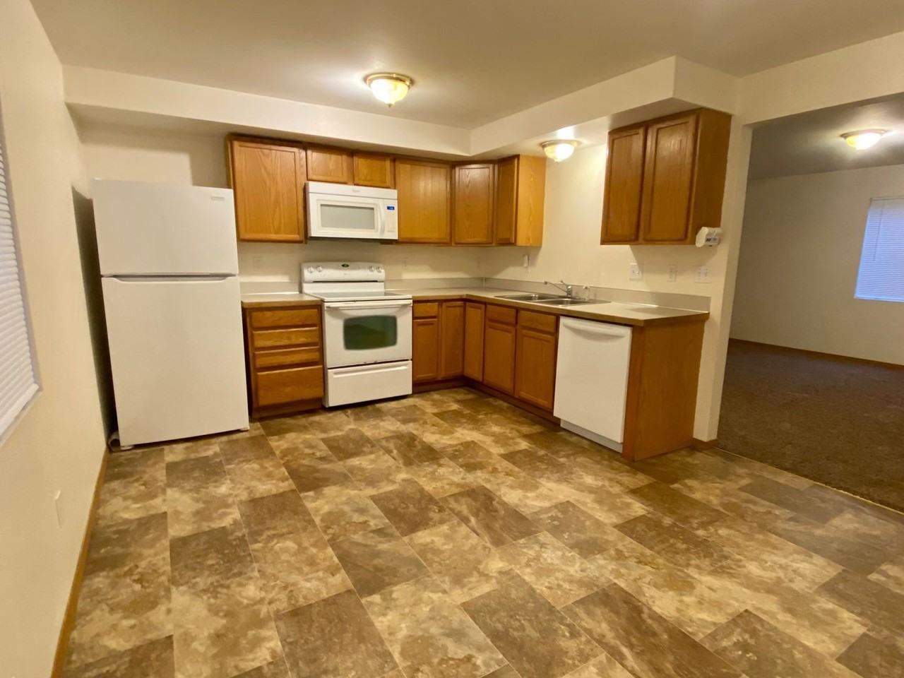 1937-1939 Summit Duplex - Krogness - Photo 2 of 16