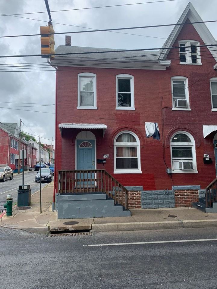 301303 1/2 N. Locust Street Apartments N Locust St, Hagerstown, MD