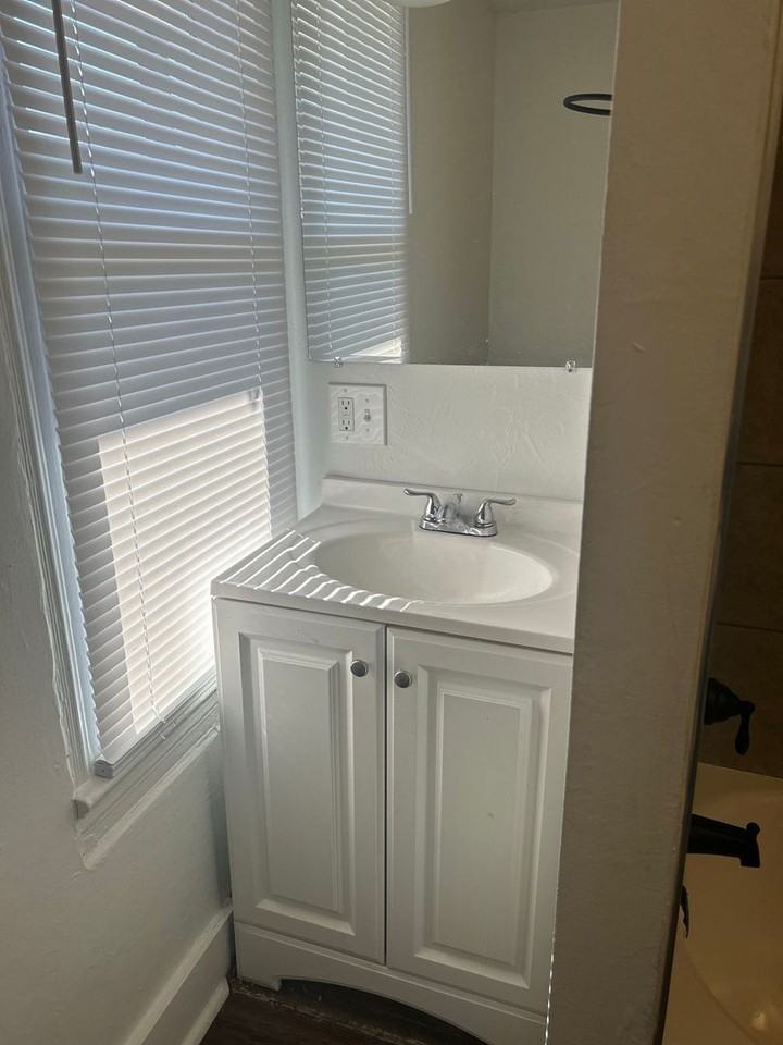 301 N Queen Street - Photo 6 of 22