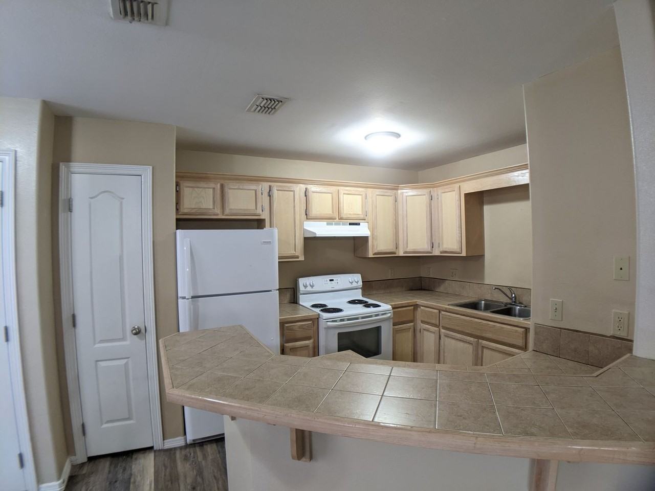 721 Sonesta Ct - Photo 3 of 10