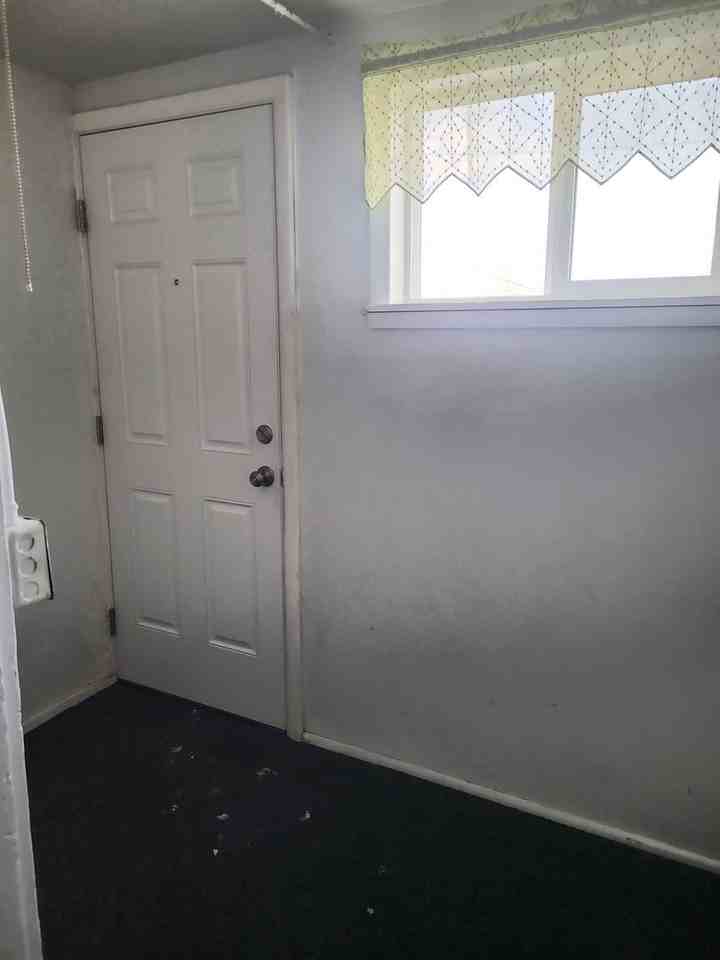 1013 Lee - Photo 2 of 7