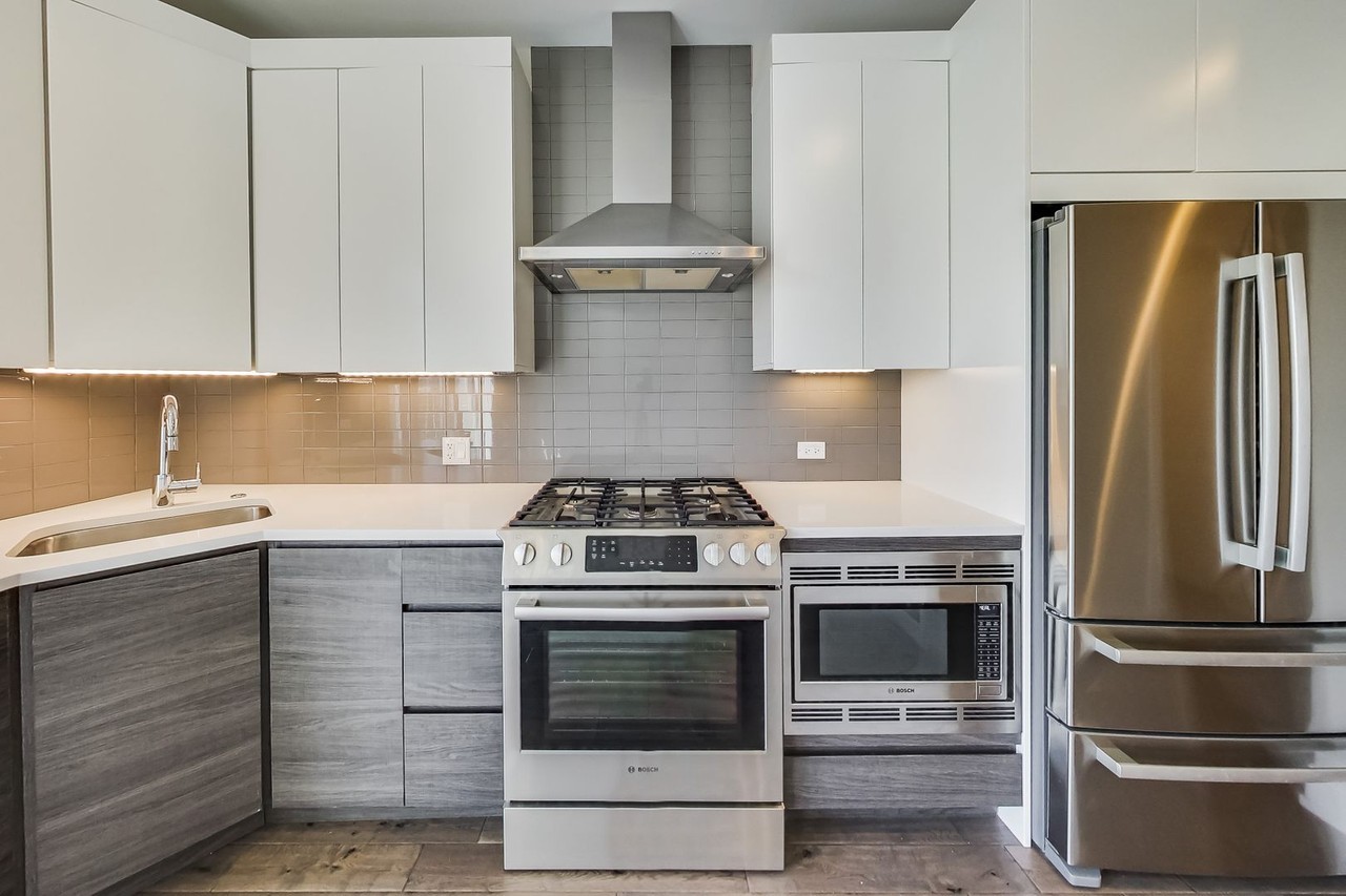 317 West Evergreen LLC - Photo 3 of 12