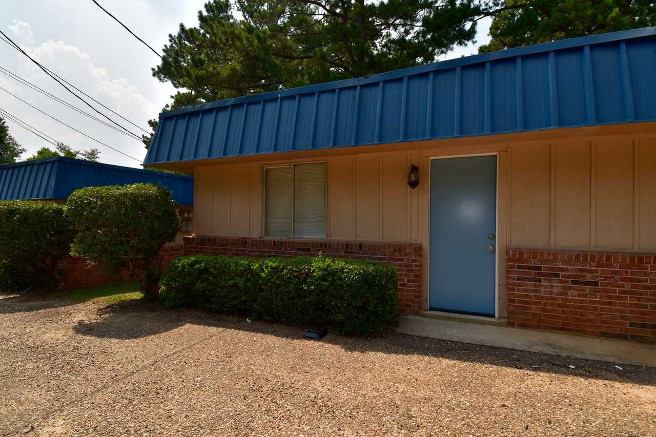 The Lighthouse Apartments - Photo 2 of 10