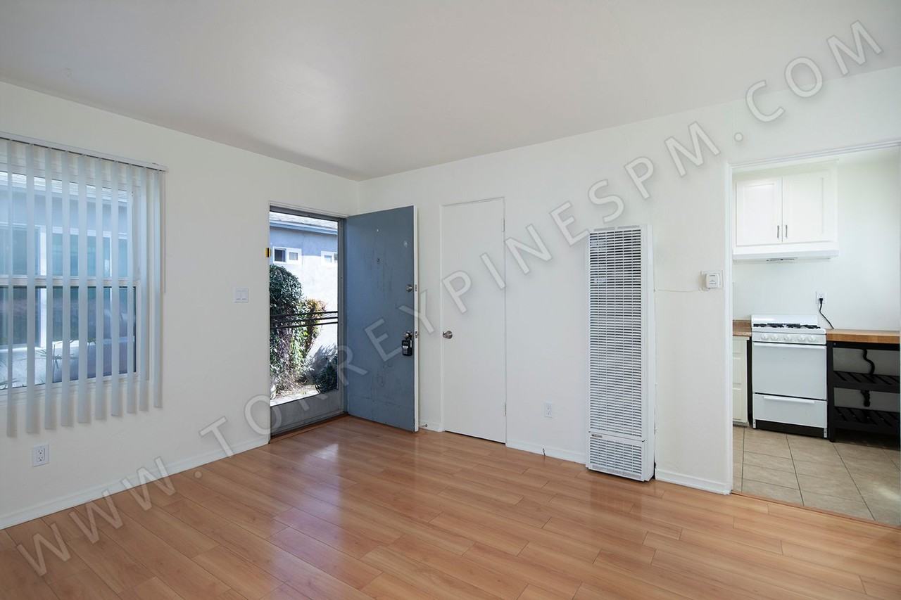 1404 1/2 Grand Ave - Photo 2 of 9