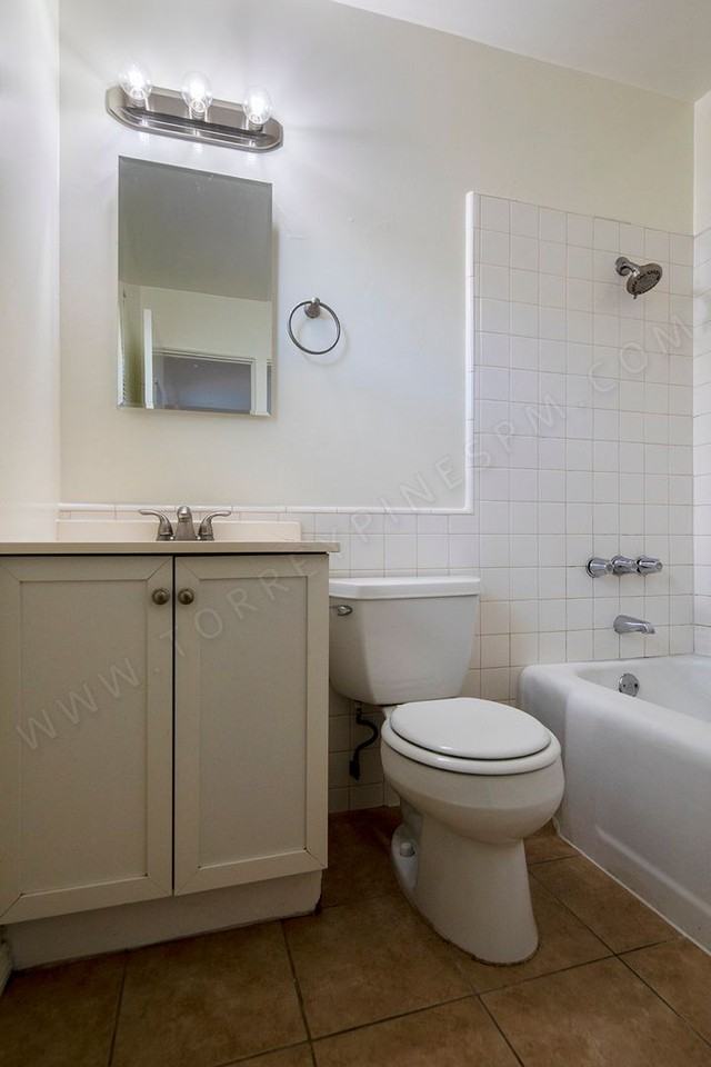 1404 1/2 Grand Ave - Photo 7 of 9