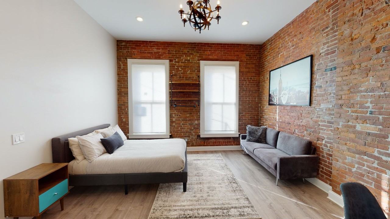 411 Orange - Photo 2 of 12