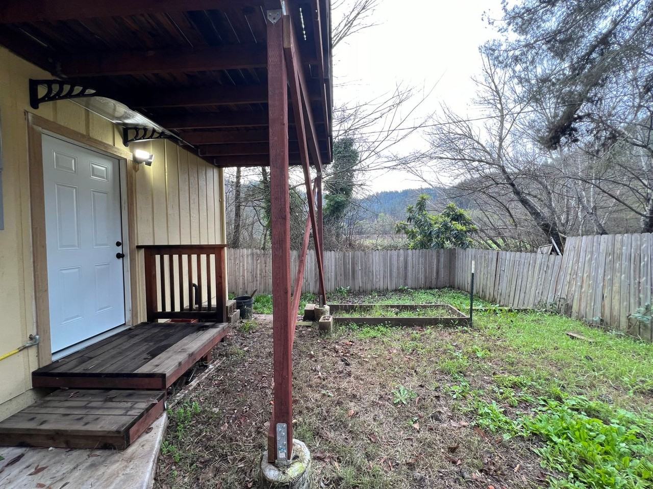 12-769 - Photo 2 of 12