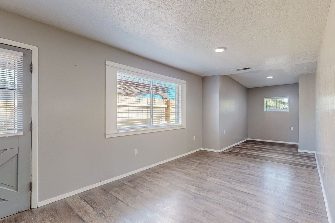 2830 2830 Floral - Casita - Photo 2 of 32